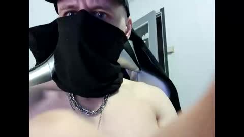 Snapshot of sportladru chatting on 12-17-25, 03:29 sportladru online show from 12-17-25, 03:29