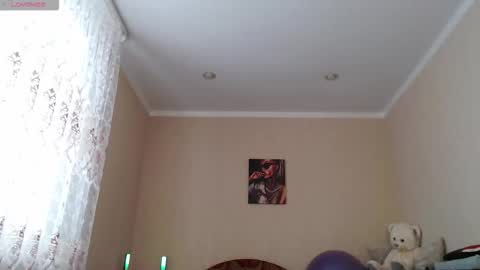 Snapshot of sports_woman5 chatting on 09-18-25, 08:16 Tips are the best compliment to a woman online show from 09-18-25, 08:16