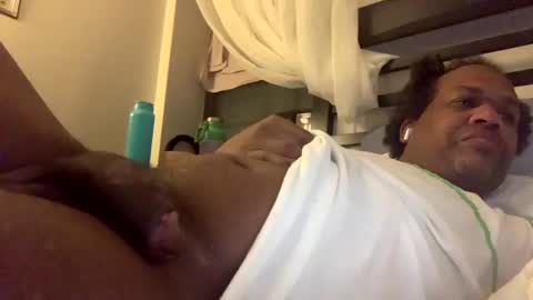 Snapshot of sportyesce chatting on 02-24-25, 03:33 sportyesce online show from 02-24-25, 03:33