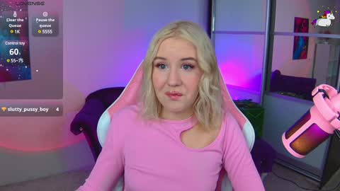 Snapshot of springajara chatting on 12-26-24, 06:41 Vetta online show from 12-26-24, 06:41