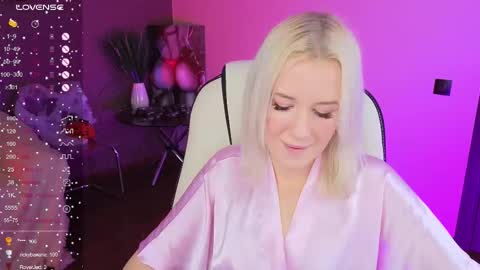 Snapshot of springajara chatting on 10-31-25, 08:26 Vetta online show from 10-31-25, 08:26