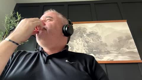 sprtsnut33 online show from 12-01-25, 07:19