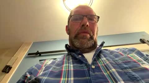 Snapshot of squirreldiamond chatting on 05-29-26, 10:52 squirreldiamond online show from 05-29-26, 10:52