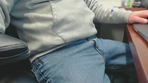 Snapshot of squirrelly82 chatting on 03-13-26, 08:26 make me cum c2c talk to me online show from 03-13-26, 08:26