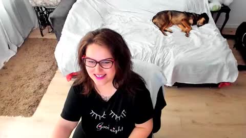 Kim online show from 09-17-25, 06:48