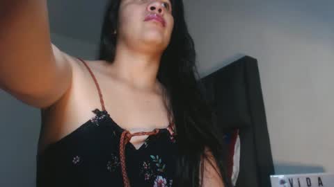 Carolainss online show from 01-11-25, 01:16