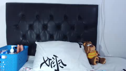 Amber Vega online show from 01-11-25, 01:48