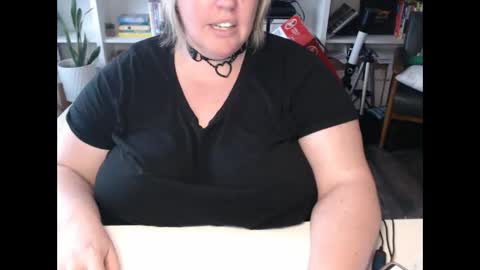 Messi Jessi online show from 12-10-24, 05:33