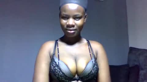 Snapshot of squiter_girlie chatting on 01-08-26, 04:37 Squiter online show from 01-08-26, 04:37
