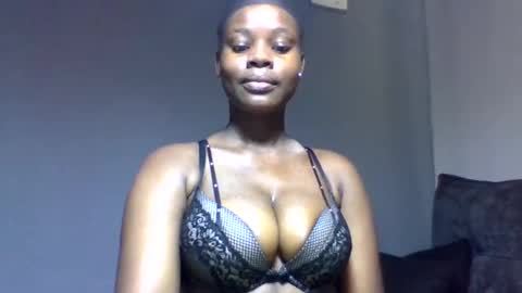 Snapshot of squiter_girlie chatting on 01-12-26, 05:45 Squiter online show from 01-12-26, 05:45