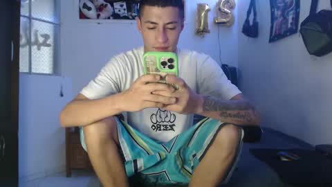 Snapshot of sr_porn01 chatting on 12-21-24, 02:26 sr_porn01 online show from 12-21-24, 02:26