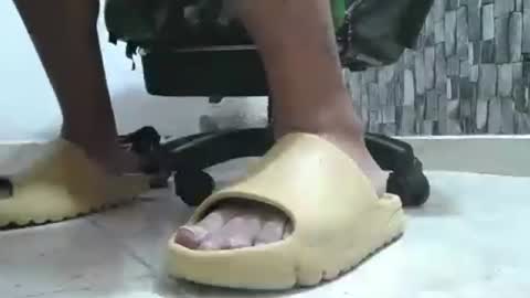 Snapshot of srfindomfeet_ chatting on 06-22-26, 06:49 sr master cum its my old account online show from 06-22-26, 06:49