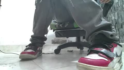 Snapshot of srfindomfeet_ chatting on 07-06-26, 05:48 sr master cum its my old account online show from 07-06-26, 05:48