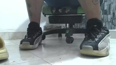 Snapshot of srfindomfeet_ chatting on 07-13-26, 10:12 sr master cum its my old account online show from 07-13-26, 10:12