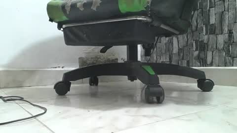 Snapshot of srfindomfeet_ chatting on 07-15-26, 06:18 sr master cum its my old account online show from 07-15-26, 06:18