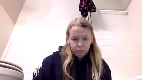 Snapshot of sriley386444137 chatting on 12-18-24, 06:03 sriley386444137 online show from 12-18-24, 06:03