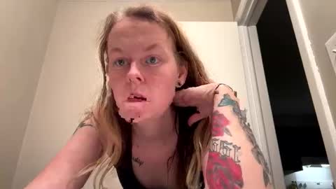 Snapshot of sriley386444137 chatting on 12-23-24, 03:40 sriley386444137 online show from 12-23-24, 03:40