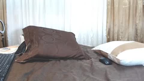 .          . online show from 01-07-25, 03:12