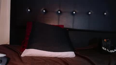 Snapshot of srta_luciana chatting on 05-11-26, 04:04 . . online show from 05-11-26, 04:04