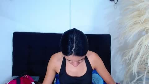 Snapshot of srta_luciana chatting on 05-25-26, 12:00 . . online show from 05-25-26, 12:00