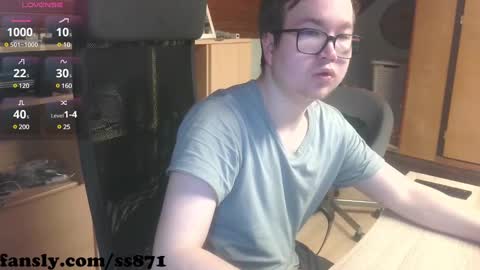 Snapshot of ss871 chatting on 02-15-25, 08:11 florian online show from 02-15-25, 08:11
