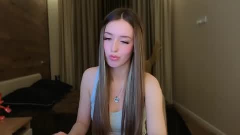 Chloe online show from 06-22-26, 07:22