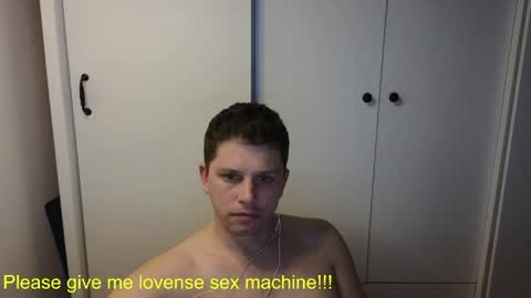 Snapshot of st1vemaster01 chatting on 04-19-26, 02:38 st1vemaster01 online show from 04-19-26, 02:38