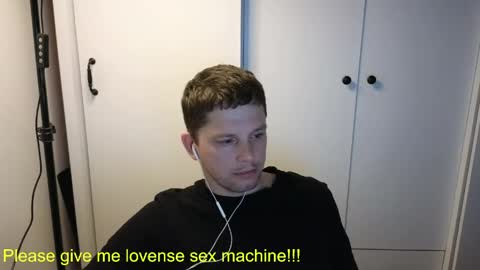 Snapshot of st1vemaster01 chatting on 04-22-26, 05:03 st1vemaster01 online show from 04-22-26, 05:03