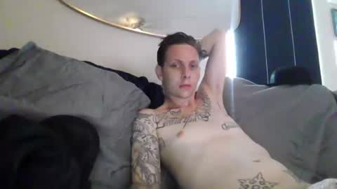 Snapshot of st3v3n_matt143 chatting on 06-12-26, 06:56 BI TATTED GUYS CHILLN online show from 06-12-26, 06:56