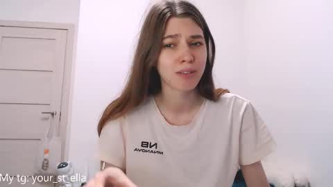 Snapshot of st_ella chatting on 05-15-26, 05:31 Ella online show from 05-15-26, 05:31
