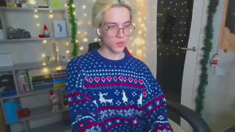 Snapshot of st_koshin chatting on 12-10-24, 03:09 Nick Gasai online show from 12-10-24, 03:09