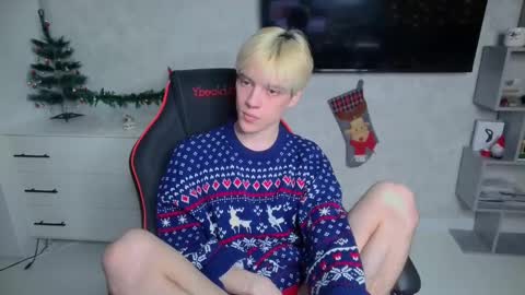 Snapshot of st_koshin chatting on 12-16-24, 06:10 Nick Gasai online show from 12-16-24, 06:10