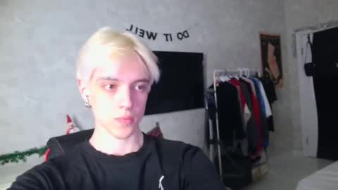 Snapshot of st_koshin chatting on 12-23-24, 08:47 Nick Gasai online show from 12-23-24, 08:47