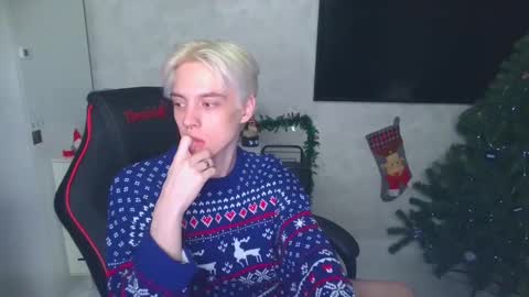 Snapshot of st_koshin chatting on 12-24-24, 09:11 Nick Gasai online show from 12-24-24, 09:11