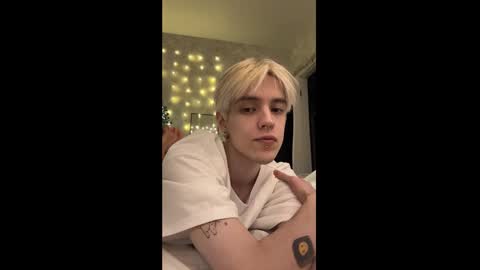 Snapshot of st_koshin chatting on 01-02-25, 12:24 Nick Gasai online show from 01-02-25, 12:24