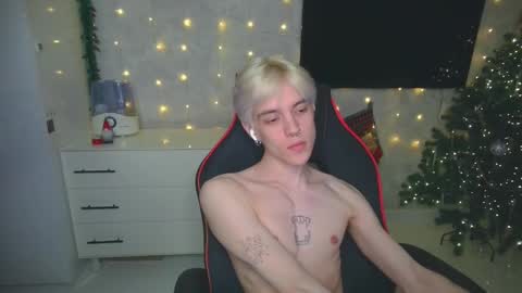 Snapshot of st_koshin chatting on 01-05-25, 02:06 Nick Gasai online show from 01-05-25, 02:06