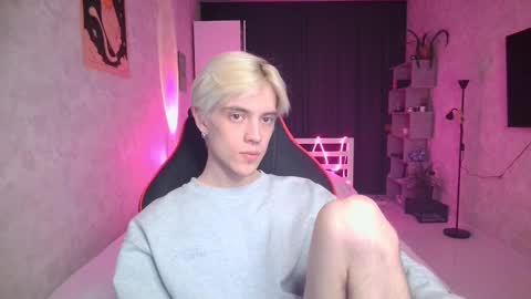 Snapshot of st_koshin chatting on 01-28-25, 06:17 Nick Gasai online show from 01-28-25, 06:17