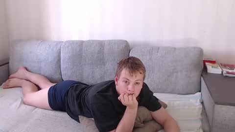 Snapshot of st_rudy chatting on 10-02-25, 01:07 Joe Peach online show from 10-02-25, 01:07