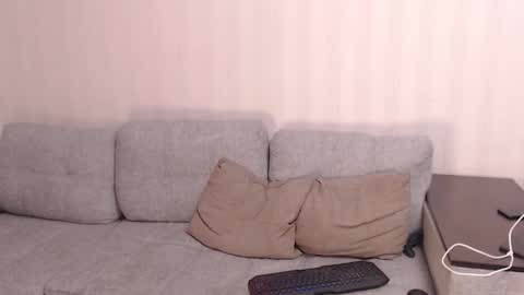 Snapshot of st_rudy chatting on 10-28-25, 04:09 Joe Peach online show from 10-28-25, 04:09