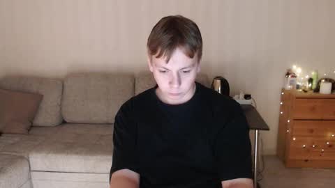 Snapshot of st_rudy chatting on 11-15-25, 04:14 Joe Peach online show from 11-15-25, 04:14