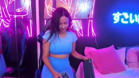 staarlightt online show from 11-15-25, 10:48