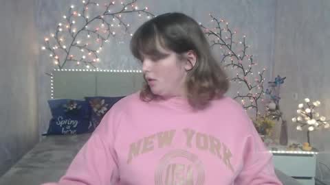 Snapshot of staceylex chatting on 04-21-26, 10:10 Stacey online show from 04-21-26, 10:10