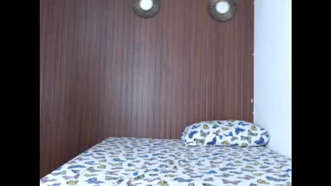 Snapshot of staceythekat chatting on 12-17-25, 02:06 staceythekat online show from 12-17-25, 02:06