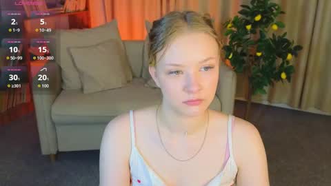Snapshot of staceyyjones chatting on 05-25-26, 10:10 Stacey online show from 05-25-26, 10:10
