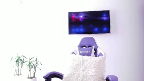 Snapshot of stacy_malibu1 chatting on 05-05-26, 01:52 TWstacymalibu110 online show from 05-05-26, 01:52