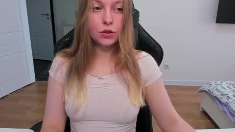 Snapshot of stacy_miraclee chatting on 05-27-26, 03:09 Stacy online show from 05-27-26, 03:09