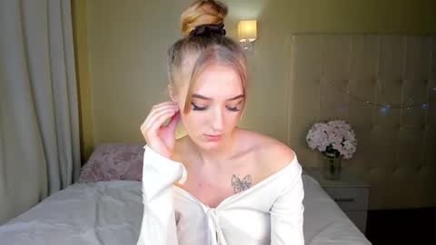 Snapshot of stacy_riiver chatting on 02-22-25, 11:24 Stacy Mon Tue Wed Thu Fri Sun GMT GMT 3 1000am - 0400pm  online show from 02-22-25, 11:24