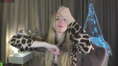 Snapshot of stacy_riiver chatting on 10-03-25, 08:55 Stacy Mon Tue Wed Thu Fri Sun GMT GMT 3 1000am - 0400pm  online show from 10-03-25, 08:55