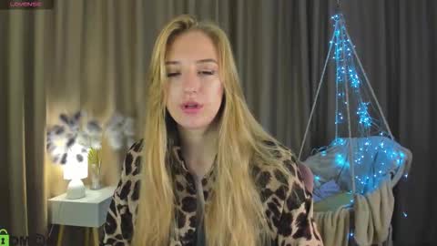 Snapshot of stacy_riiver chatting on 10-12-25, 09:19 Stacy Mon Tue Wed Thu Fri Sun GMT GMT 3 1000am - 0400pm  online show from 10-12-25, 09:19