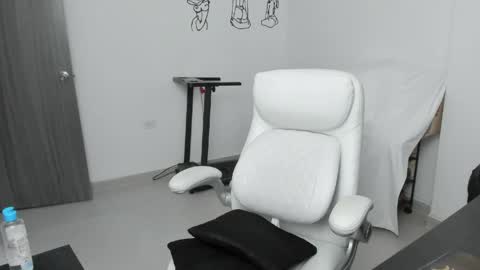 Zulma Yisset online show from 04-15-26, 02:29